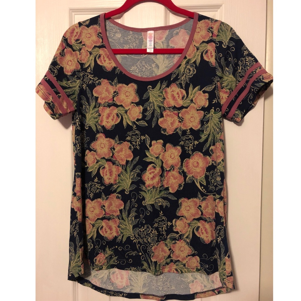 LuLaRoe Small Classic T